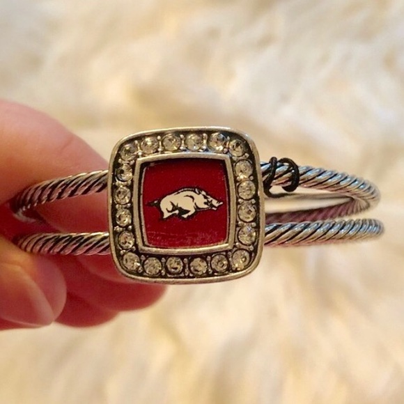 chantilly Jewelry - Razorback bracelet jeweled and sliver band. NWT